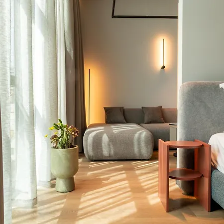 One-bedroom With Sea View No 7 아파트 *